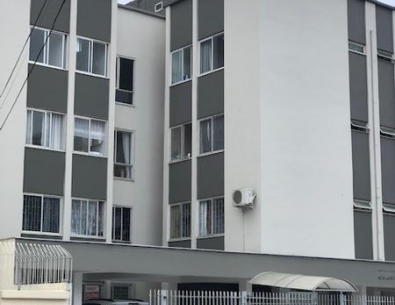 Apartamento de 1 dormitório com garagem no Kobrasol.