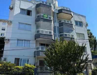 Apartamento amplo de 1 dormitório em Coqueiros.