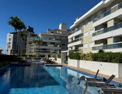 Apartamento de 2 dormitórios (suíte), garagem no bairro Ingleses.