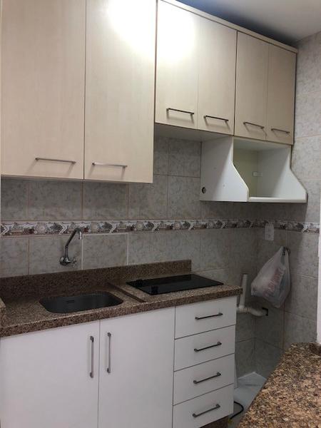 Kitnete semi mobiliada na melhor localização do Kobrasol.