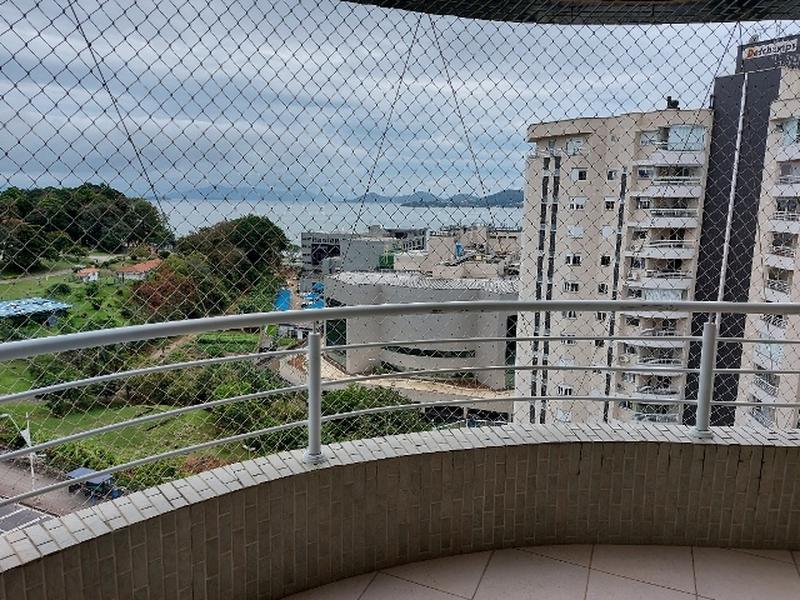 Apartamento com 3 dormitórios (suíte) à venda na Agronômica.