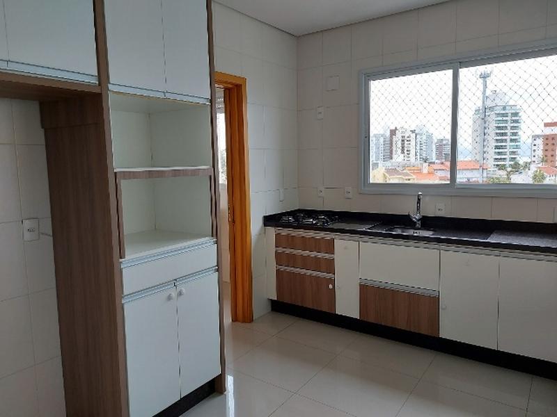 Apartamento com 3 dormitórios (suíte) à venda na Agronômica.