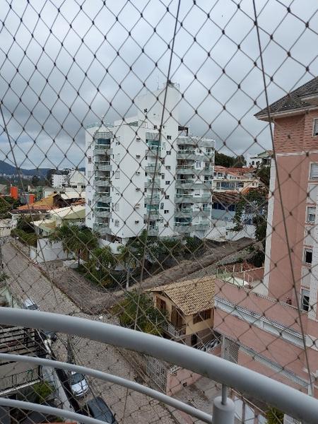 Apartamento com 3 dormitórios (suíte) à venda na Agronômica.