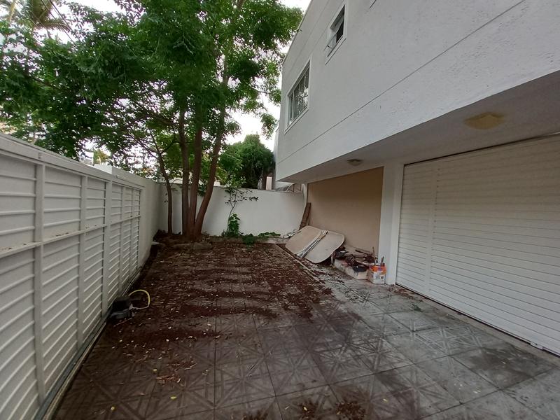 Casa  com 220m²  sendo 2 pavimentos na melhor localização do Itaguaçu.
