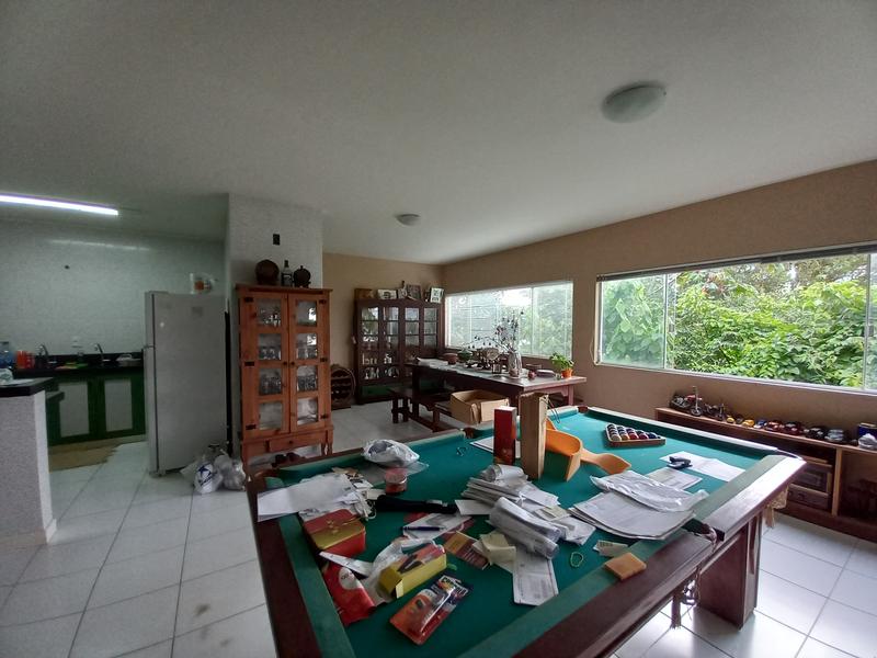 Casa  com 220m²  sendo 2 pavimentos na melhor localização do Itaguaçu.