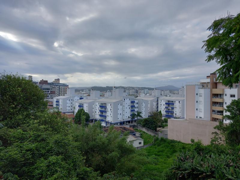 Casa  com 220m²  sendo 2 pavimentos na melhor localização do Itaguaçu.