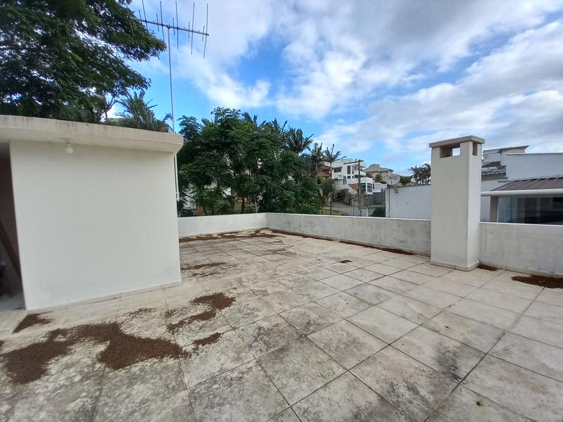 Casa  com 220m²  sendo 2 pavimentos na melhor localização do Itaguaçu.