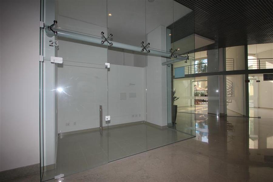Loja térrea com11,72 m² com garagem no Centro de Florianópolis.