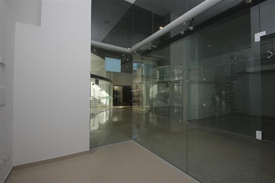 Loja térrea com11,72 m² com garagem no Centro de Florianópolis.