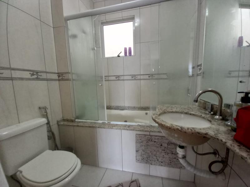 Cobertura com piscina e 4 vagas de garagem no Estreito.
