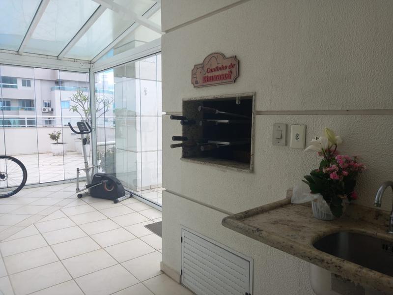 Cobertura com piscina e 4 vagas de garagem no Estreito.