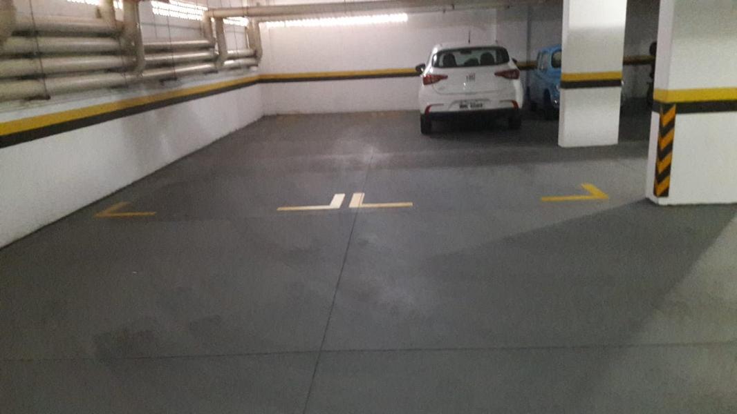 Cobertura com piscina e 4 vagas de garagem no Estreito.