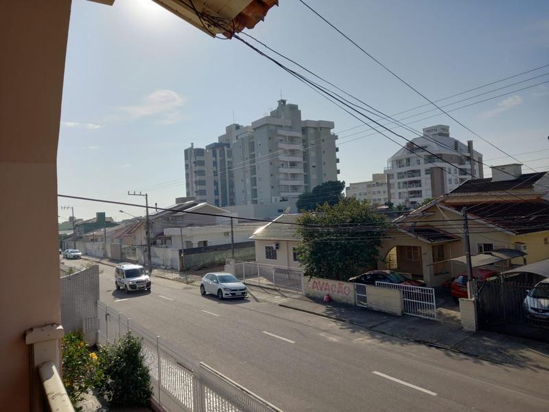 Casa com 238m² construídos no Balneário Estreito.