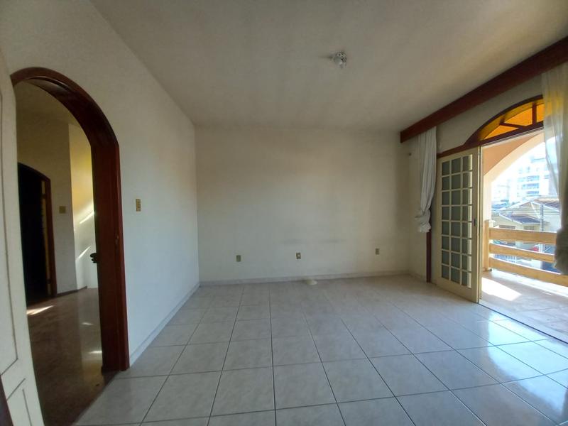 Casa com 238m² construídos no Balneário Estreito.