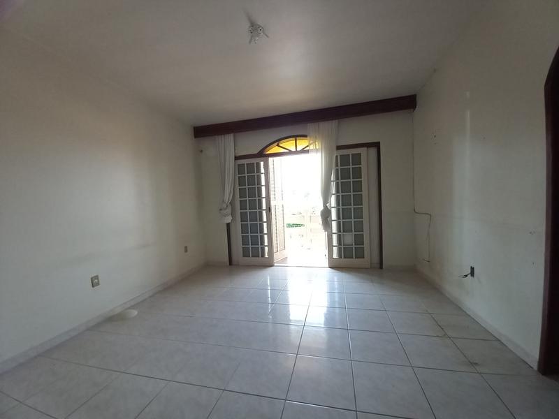 Casa com 238m² construídos no Balneário Estreito.