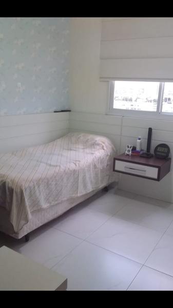 Apartamento de 3 dormitórios ( suíte), sacada e 2 garagens no bairro Floresta.
