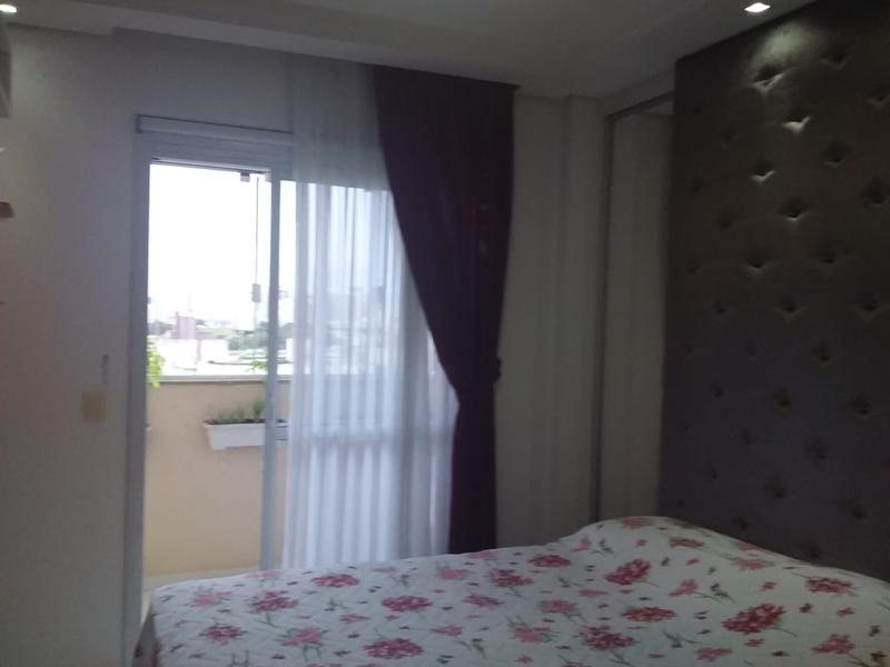 Apartamento de 3 dormitórios ( suíte), sacada e 2 garagens no bairro Floresta.