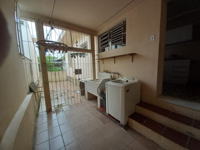 Casa com 4 dormitórios na melhor localização de Coqueiros.