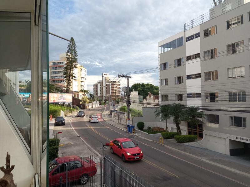 Apartamento com 138m² , sacada e garagem no bairro Itaguaçú.