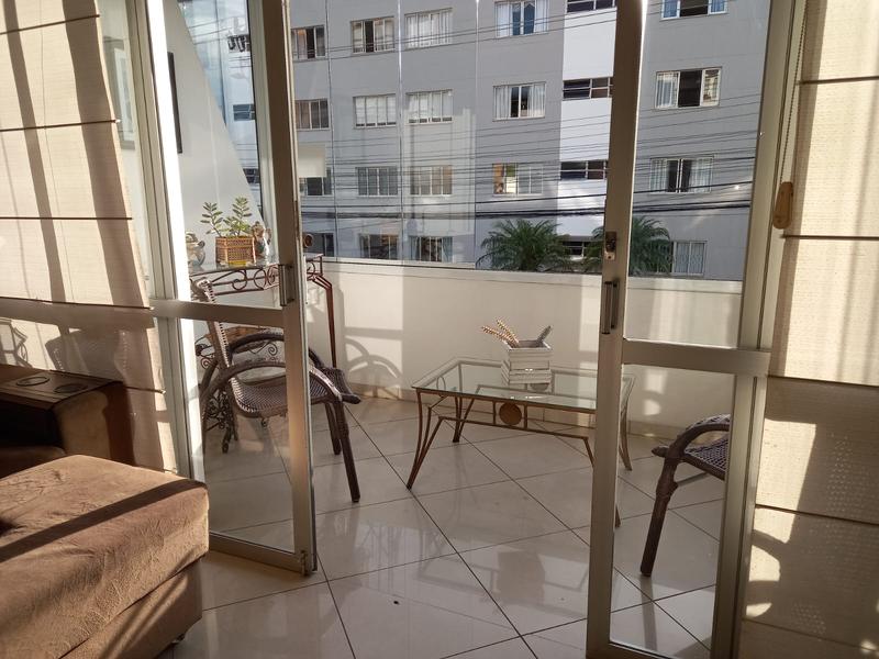 Apartamento com 138m² , sacada e garagem no bairro Itaguaçú.