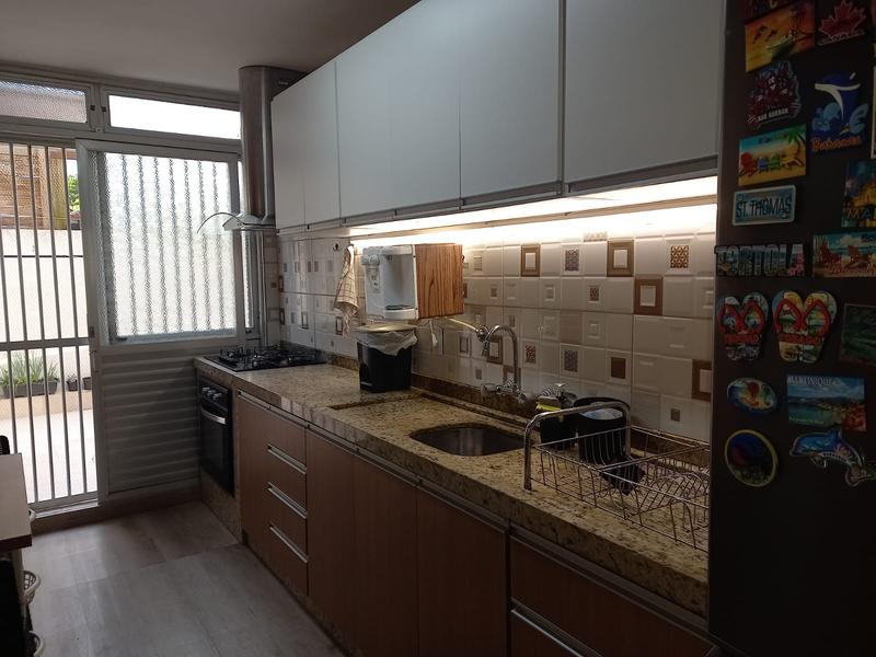 Apartamento com 138m² , sacada e garagem no bairro Itaguaçú.