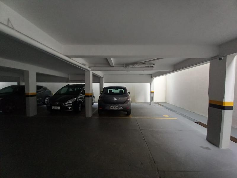 Apartamento com 138m² , sacada e garagem no bairro Itaguaçú.