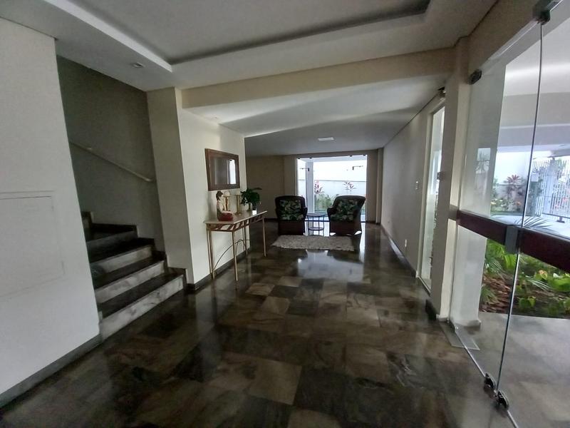 Apartamento com 138m² , sacada e garagem no bairro Itaguaçú.