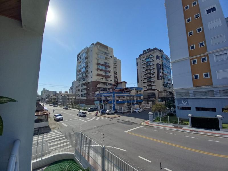 Apartamento com 2 dormitóriios, sacada e garagem no Bairro Nossa Senhora do Rosario.