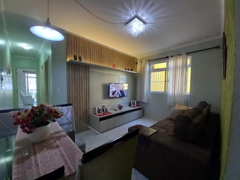 Apartamento com 2 dormitóriios, sacada e garagem no Bairro Nossa Senhora do Rosario.