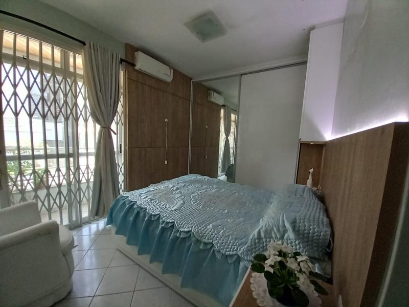 Apartamento com 2 dormitóriios, sacada e garagem no Bairro Nossa Senhora do Rosario.