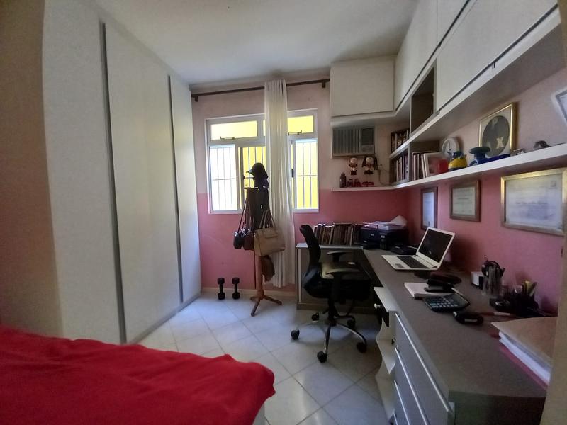 Apartamento com 2 dormitóriios, sacada e garagem no Bairro Nossa Senhora do Rosario.