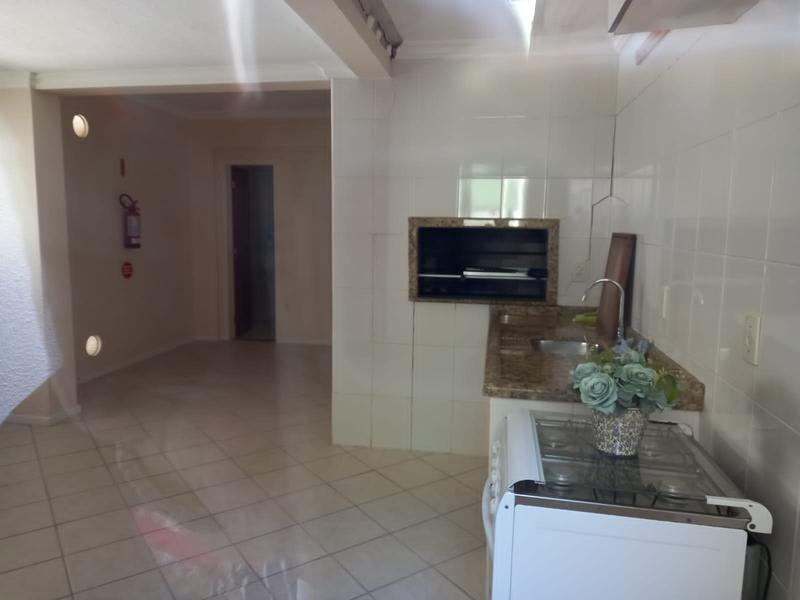 Apartamento com 2 dormitóriios, sacada e garagem no Bairro Nossa Senhora do Rosario.