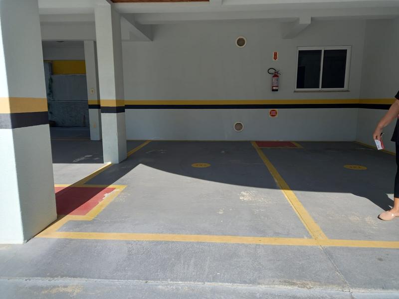 Apartamento com 2 dormitóriios, sacada e garagem no Bairro Nossa Senhora do Rosario.