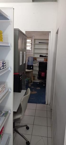 Loja térrea com 63 m² na Carvoeira