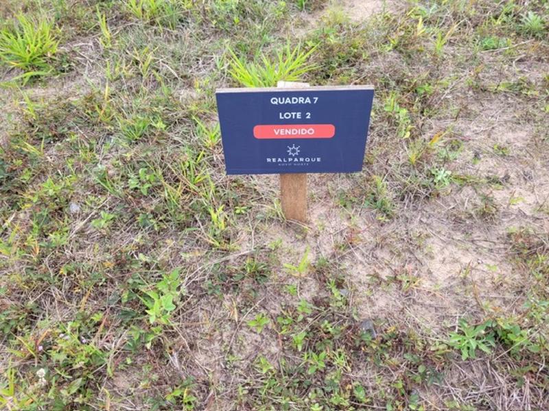 Terreno com 476,01 m² em Condominio Fechado e área de lazer na Vargem do Bom Jesus.