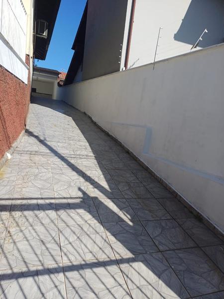 Casa com 3 dormitórios ( suíte), edícula e garagem no Abraão.