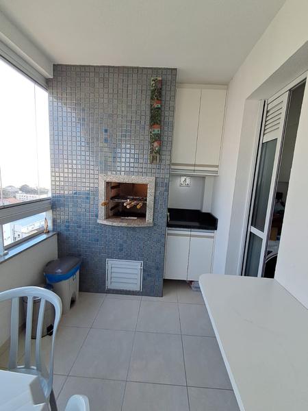 Apartamento com 3 suítes, lavabo e 2 garagens no Jardim Atlântico.