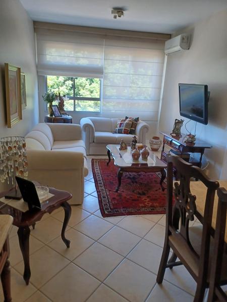 Apartamento de 3 dormitórios com , garagem e elevador em Coqueiros.