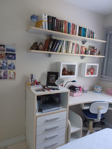 Apartamento de 3 dormitórios com , garagem e elevador em Coqueiros.
