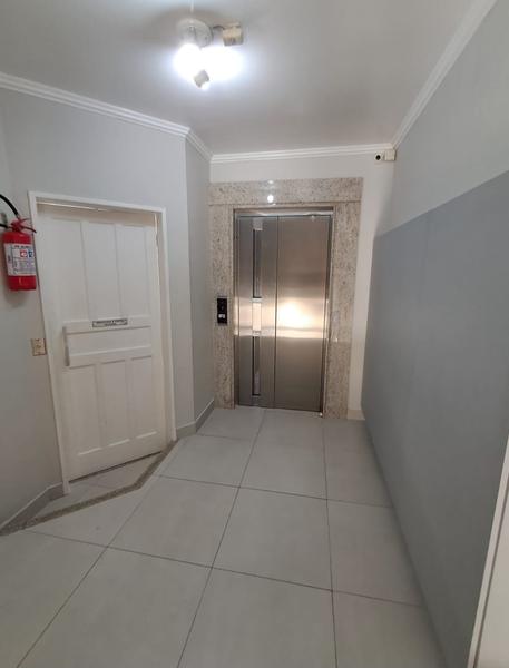 Apartamento de 3 dormitórios com , garagem e elevador em Coqueiros.