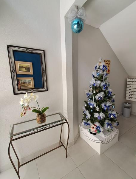 Apartamento de 3 dormitórios com , garagem e elevador em Coqueiros.