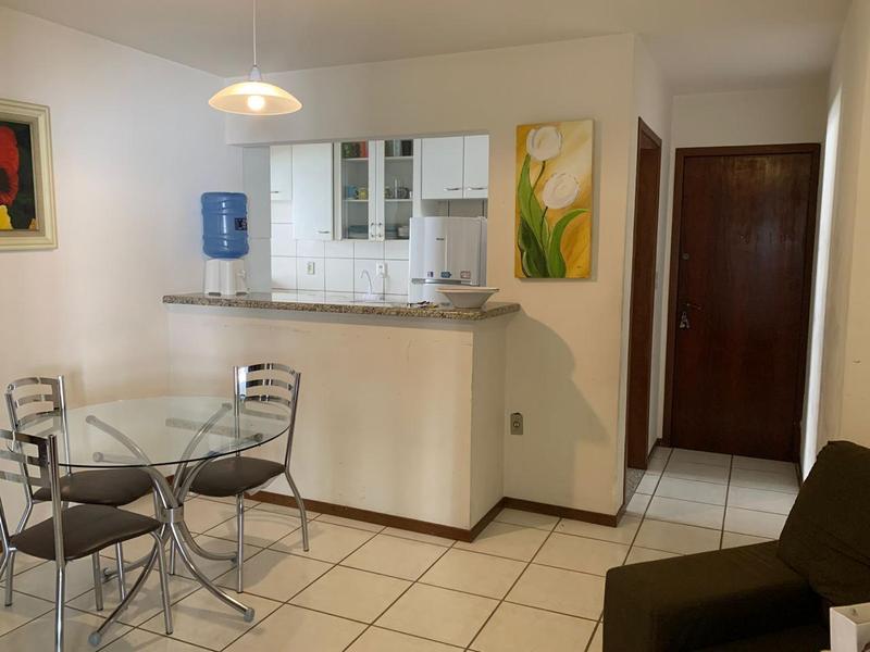 Apartamento com 3 dormitórios, sendo 1 suíte, sala ampla com  sacada,  churrasqueira e garagem livre