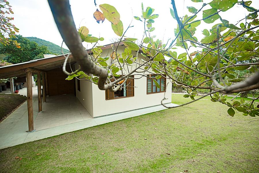 Venha conhecer essa casa dos seus sonhos em Biguaçú!