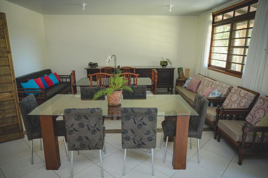 Venha conhecer essa casa dos seus sonhos em Biguaçú!