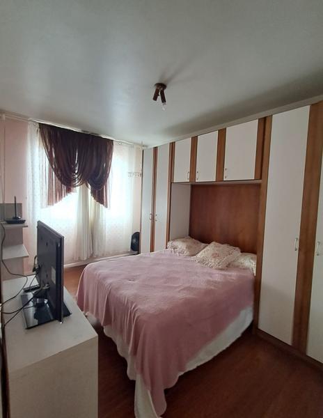 Apartamento de 2 quartos em Coqueiros.