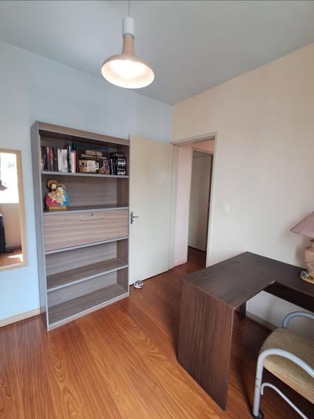 Apartamento de 2 quartos em Coqueiros.