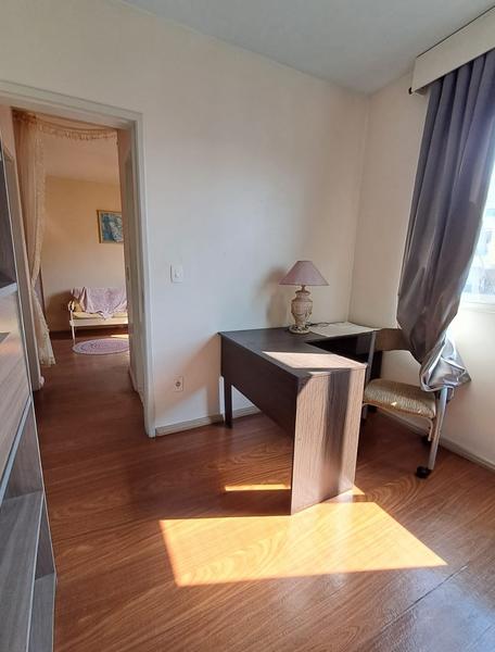 Apartamento de 2 quartos em Coqueiros.