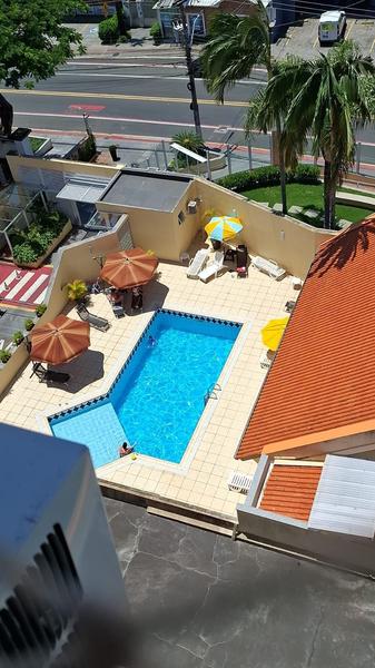 Apartamento de 2 dormitórios (suíte) e garagem em Coqueiros.