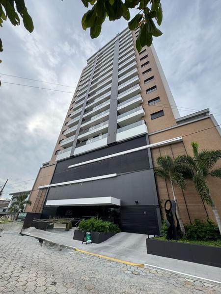 Apartamento com 2 dormitórios, suíte, sacada, churrasqueira e garagem no Kobrasol.