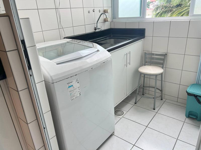 Apartamento de 3 dormitórios, suíte, sacada e garagem no Abraão.